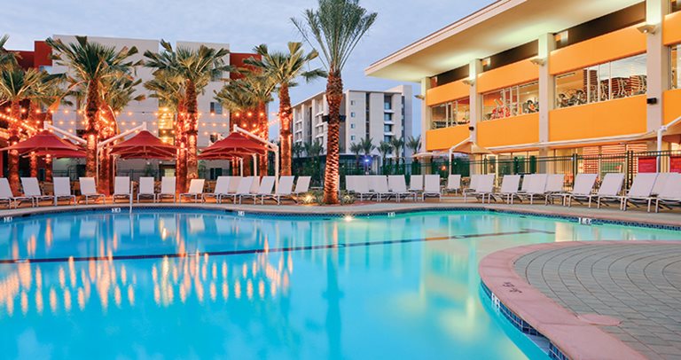 Student Apartments : Vista del Sol - 701 E. Apache Blvd. Tempe, AZ